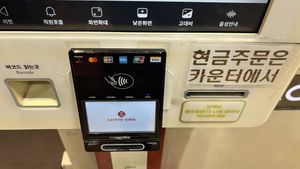 Payment options  at Lotteria in Gyeongju