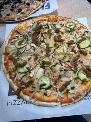 Pizza Vegan  at Pizza Market in Barcelona