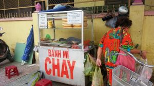 Thats the food cart! at Chay Banh Mi - Food Cart in Nha Trang