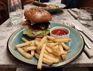 Burger (delicious!!!) at Bistro Verde in Copenhagen