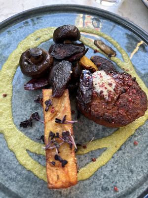 I haven’t had a steak in a decade! But this one comes pretty close in texture and taste! Great vegan experience.   at Bistro Verde in Copenhagen