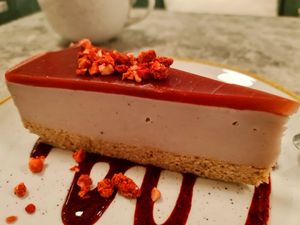 Raw strawberry cheesecake at Bistro Verde in Copenhagen