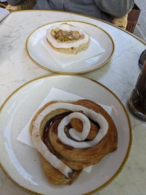 Kanelsnegle osv. at Bistro Verde in Copenhagen