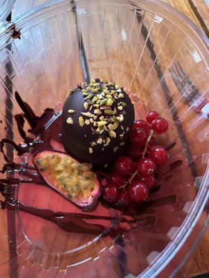 Cream bun  at Bistro Verde in Copenhagen