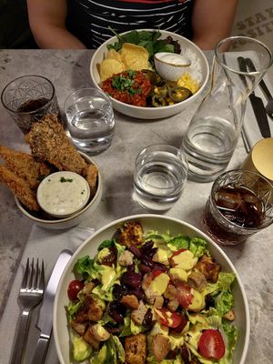 cesars Salat, mexican bowl and "shroums" at Bistro Verde in Copenhagen