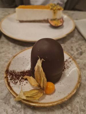 Flødeboller at Bistro Verde in Copenhagen