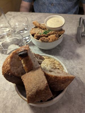 Hummus and bread at Bistro Verde in Copenhagen