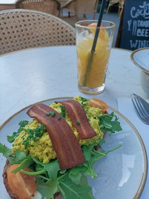 Scrambled tofu at Bistro Verde in Copenhagen