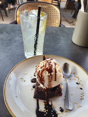 Vanilla chock brownie with hoke made lemonade( but I think had a lavander taste. Still good) at Bistro Verde in Copenhagen