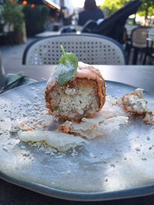 Arancini aufgeschnitten at Bistro Verde in Copenhagen