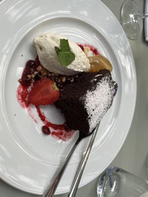 Schokoladenkuchen  at CARINO Vegetarisches Restaurant & Weinbar in Hamburg