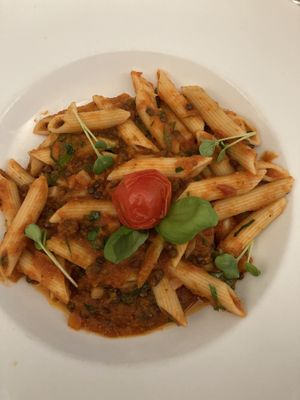 Penne mit Linsenbolognese  at CARINO Vegetarisches Restaurant & Weinbar in Hamburg