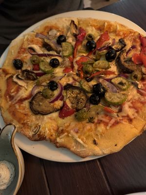 Vegan Veggie w added olives (no extra charge!)  at CARINO Vegetarisches Restaurant & Weinbar in Hamburg