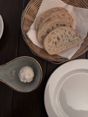 Vegan whipped herb butter. Sooo good.   at CARINO Vegetarisches Restaurant & Weinbar in Hamburg