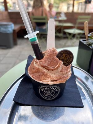 Het extreme ijs met toppings at Brain2Freeze - Extreme Ice Cream in Antwerpen