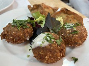 Falafel y empanadillas de espinacas  at Restaurante Monte Libano in Gran Canaria