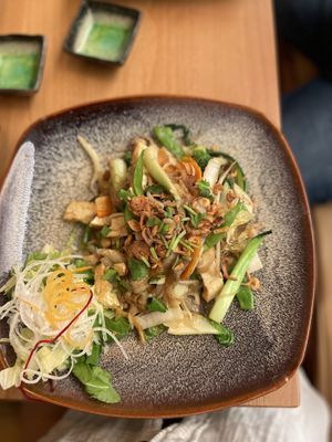 Gebratene Glasnudeln mit Tofu, Seitan und Gemüse   at Miss Vegan in Berlin