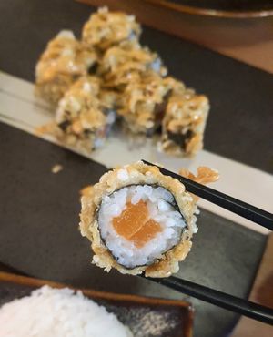 vegan maki crunchy roll with salmon at Miss Vegan in Berlin