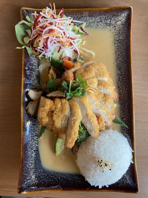 Chicken Com Sot Lac  at Miss Vegan in Berlin