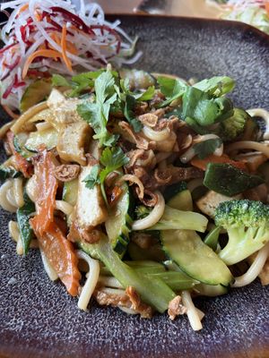 Udon-Nudeln Xao (fried udon with vegetables, seitan and tofu)  at Miss Vegan in Berlin