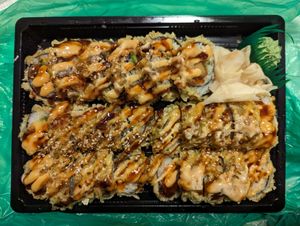 Crunchy Rolls Avocado, Lachs und Ente Tempeh at Miss Vegan in Berlin