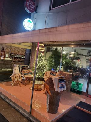  at Café BDRO in Seoul
