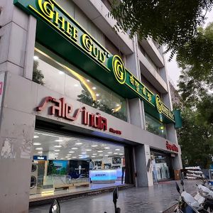 View from 100 feet road at Ghee Gud in Ahmedabad