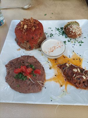 Plat du menu vegan at Restaurant Égyptien Beau Rêve in Nantes