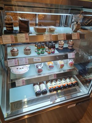 ~ 2/8/22 at Delcie's Desserts and Cakes in Central Singapore