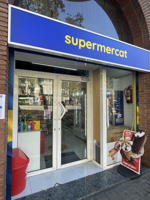 Entrance  at El Sueco Supermercado in Barcelona
