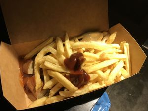 Vegan currywurst with fries    at Pommes Freunde - Hauptbahnhof in Munich
