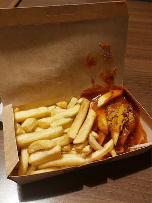  at Pommes Freunde - Hauptbahnhof in Munich