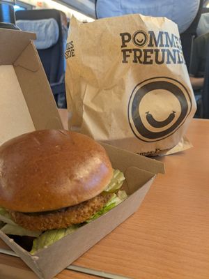  at Pommes Freunde - Hauptbahnhof in Munich