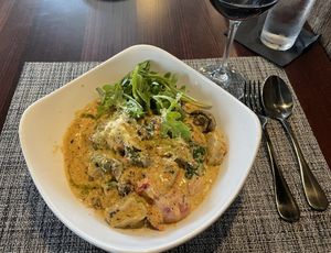   at ['plas] in Columbus