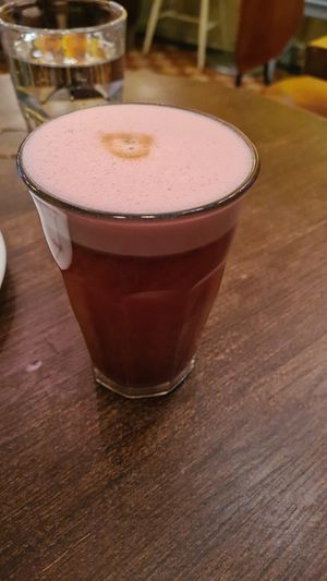 Pink Latte with Oatmilk and Espresso Shot at Evita Espressobar in Oslo