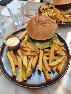 Red Carrot Burger at STAN & CO in The Hague
