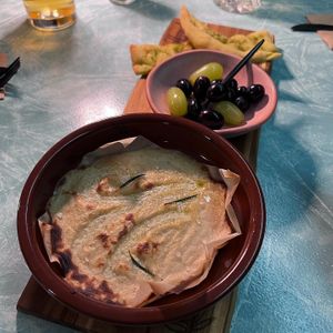 vegan cashew cheese, grapes & herb bread  at blattwerk in Freiburg