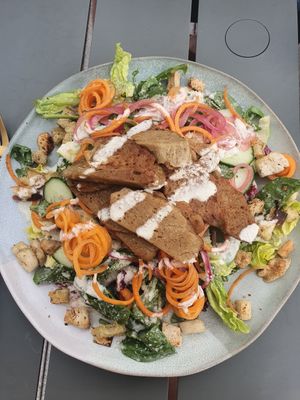 Caesars salatplatte at blattwerk in Freiburg