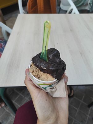 Hazelnut + dark chocolate at Valentino Gelato in Valencia