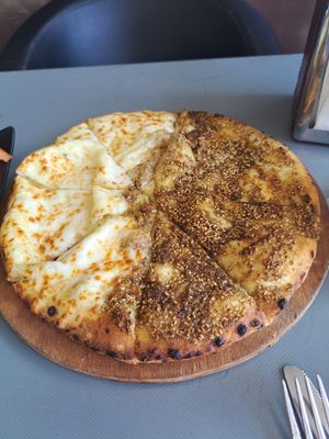 Flatbread at Zahrat Loubnan in Agadir