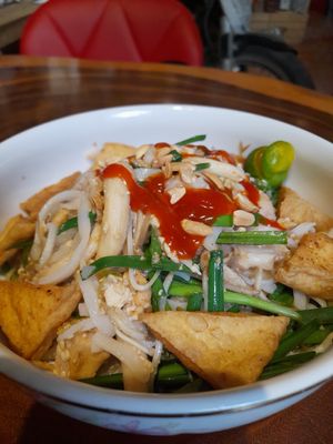 Vegan Pad Thai at TuLi KuSu in Ho Chi Minh City