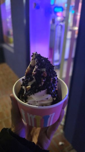 Vegan vainilla ice cream, dark chocolate and oreo at Swoon  in Cork