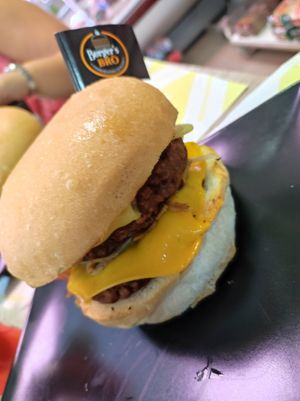 O' Chiatt Veg at Burger's Bró in Naples