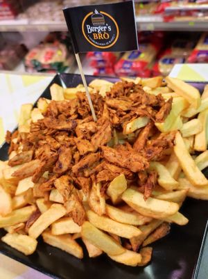 Patatine con Pulled Pork Veg at Burger's Bró in Naples