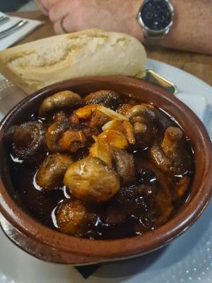 Mushrooms pil pil at Moniques Bistro & Cafe in 