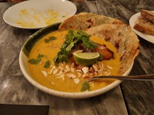  at Espécie in Porto