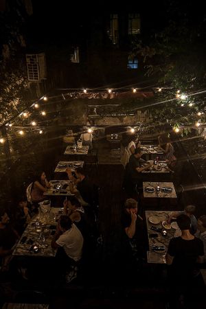   at Espécie in Porto