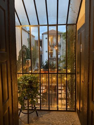   at Espécie in Porto