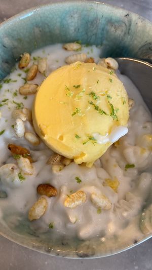 arroz con leche, coco, lima y sorbete de mango   at Espécie in Porto