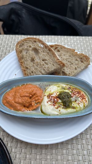 Bread and dips  at Espécie in Porto